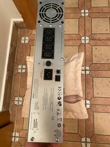 Záložní zdroj APC SMC1500I-2UC Smart-UPS C 1500VA (900W) - 2