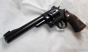 U.S.A. revolver Crosman model 38T, vzduchovka. - 2