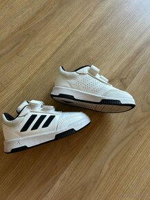 Adidas vel. 22 - 2