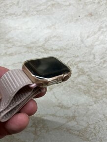 Apple Watch 4 38mm, růžové - 2