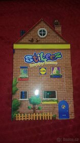 STIKEEZ - Domeček s kompletními figurkami - 2