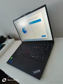 Lenovo ThinkPad E14 G6/16jádrový procesor Intel - Core Ultra - 2