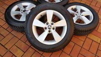 Zimní sada ŠKODA Fabia 4 5x100 R15 pneu 185/65/15 r.v.2023 - 2