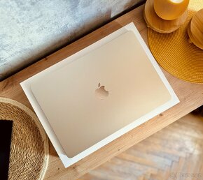 MacBook Air 15'' M2 256gb hvězdně bílý - 2