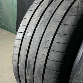 Letní pneu 275/35 R20 102Y Bridgestone  4,5-5mm - 2