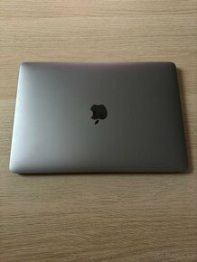 MacBook Air 13" M1 CZ Vesmírně Šedý 256gb - 2