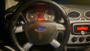 Ford Focus 1.6 74 kW - 2