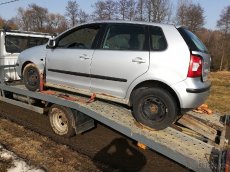 Prodám veškeré díly z vozidla Volkswagen Polo 1.4i 55kw - 2