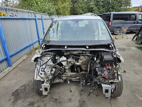 VW Sharan 7N 2,0 TDi 103kW Bluemotion Náhradní dily - 2