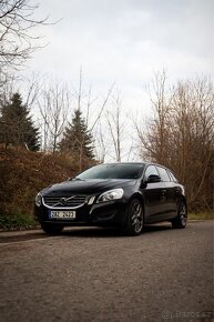 Volvo V60 2.0 D4 163 KINETIS S/S - 2