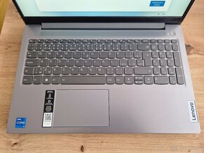 Lenovo IdeaPad Slim 3 ZÁNOVNÍ, záruka 22 měs. - 2