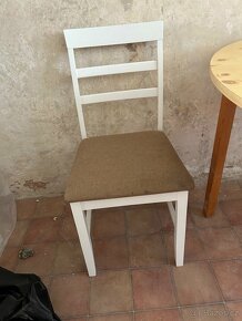 Stul + 4 židle - 2