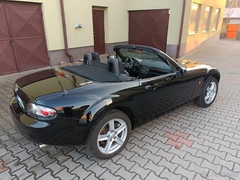 Mazda MX-5 Miata 1.8 16V 93 kW kabrio roadster - 2