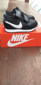 Dětské tenisky Nike ( vel. eur 22 ) - 2