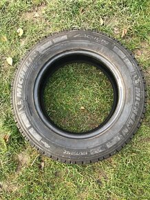 Prodám 2x pneu Michelin 195/75-R16C zimní. - 2