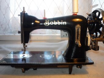 PŘENOSNÝ šicí stroj BOBBIN na 220 V - 2