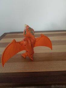 Pohyblivá hračka dinosaur na baterie - 2