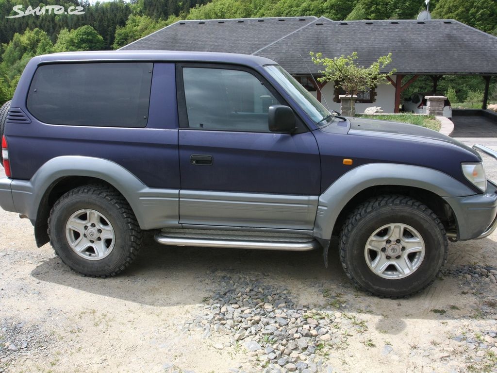 TOYOTA LAND CRUISER 3.0d 4x4 manual