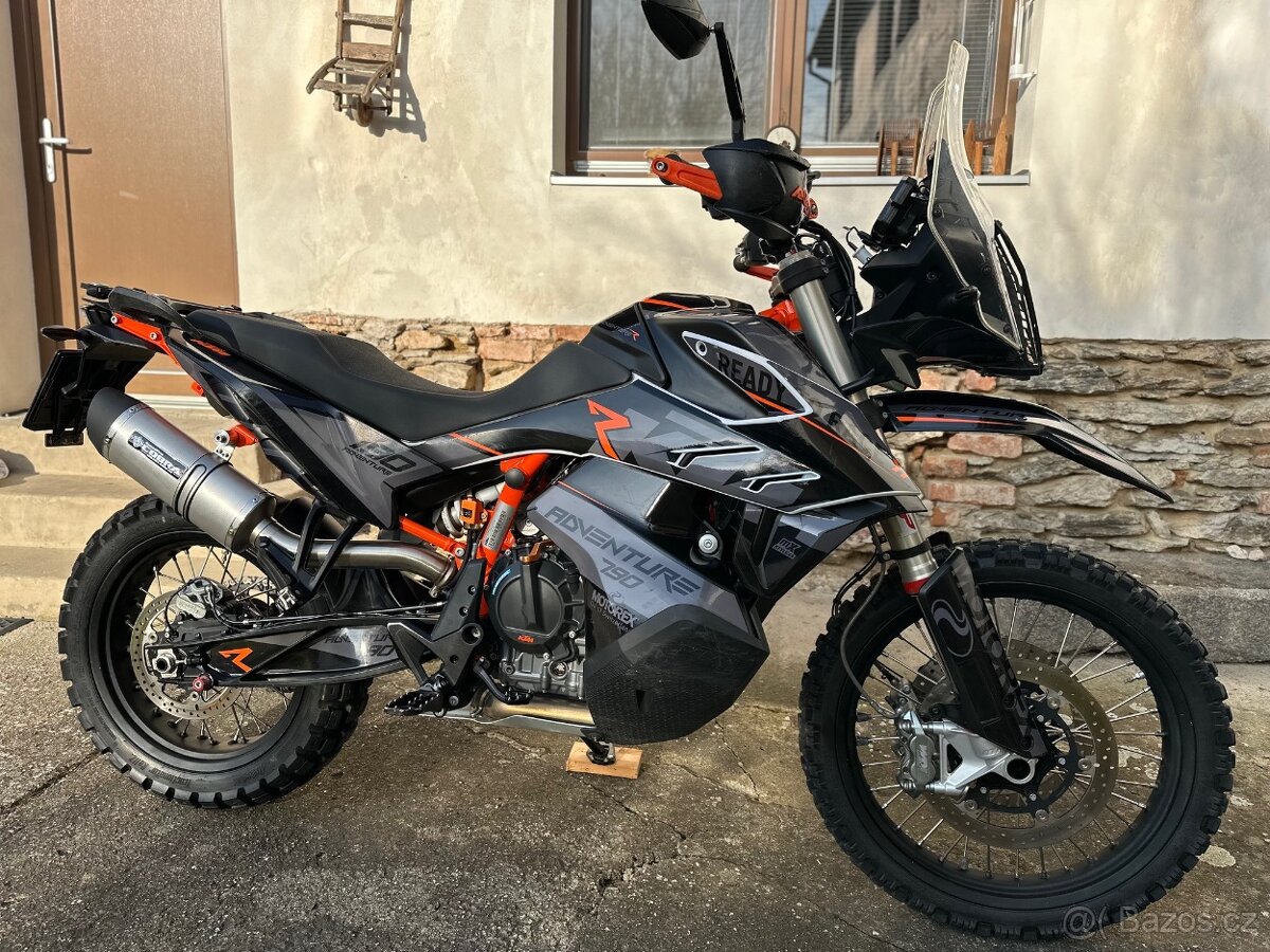 KTM 790 Adventure R - snížené sedlo