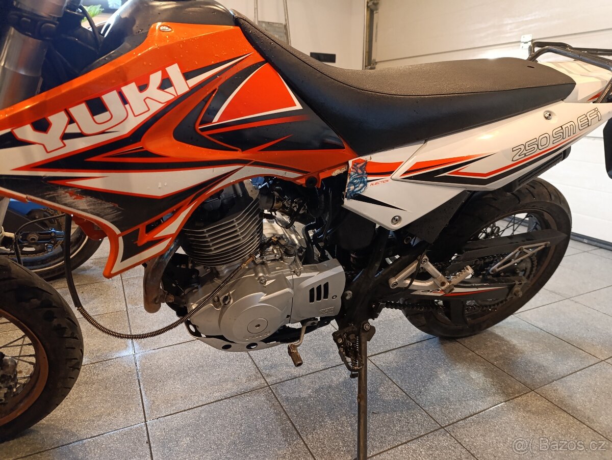 YUKI 250ccm CR dokłady