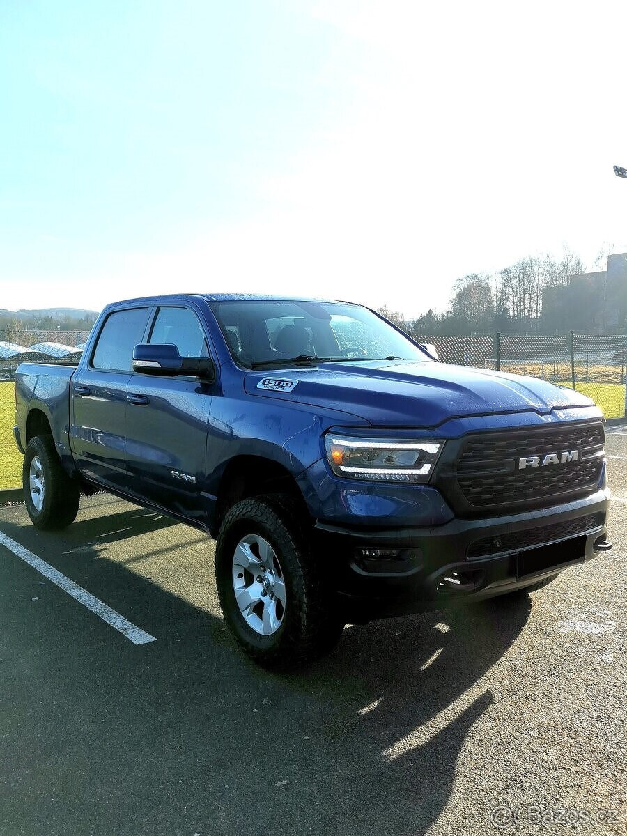 RAM 1500 rok 2019 4x4 5.7 HEMI Bighorn Crew Cab