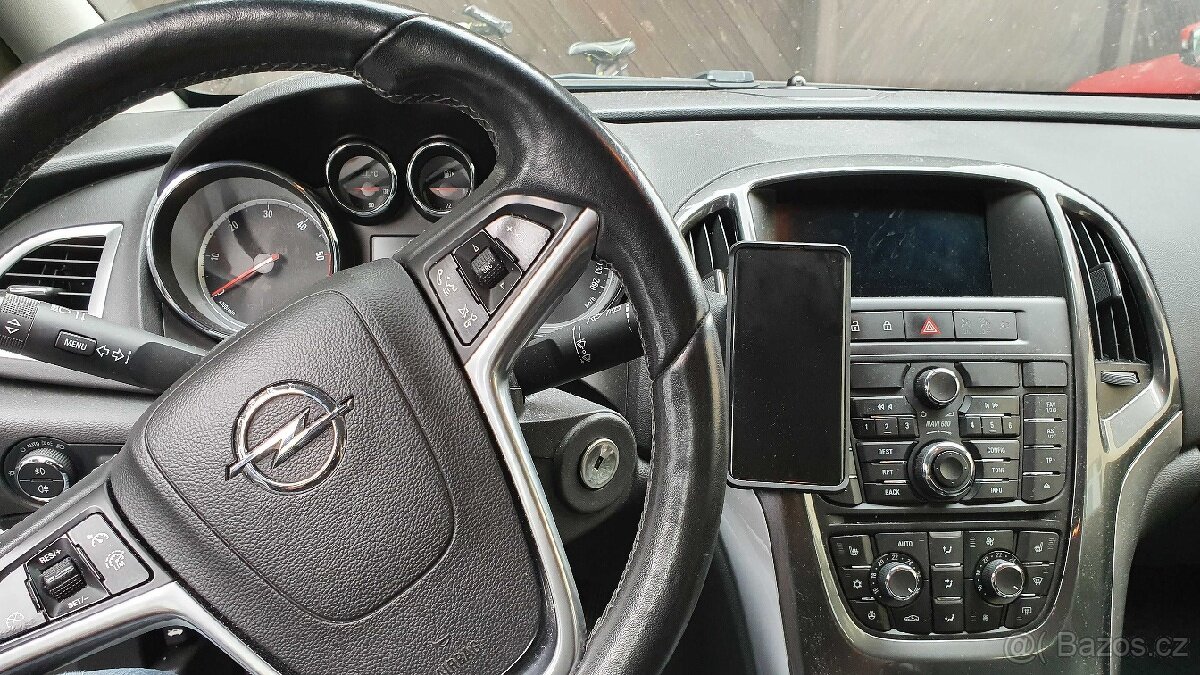 Držák na telefon Opel Astra J - Brodit Proclip + Quad Lock