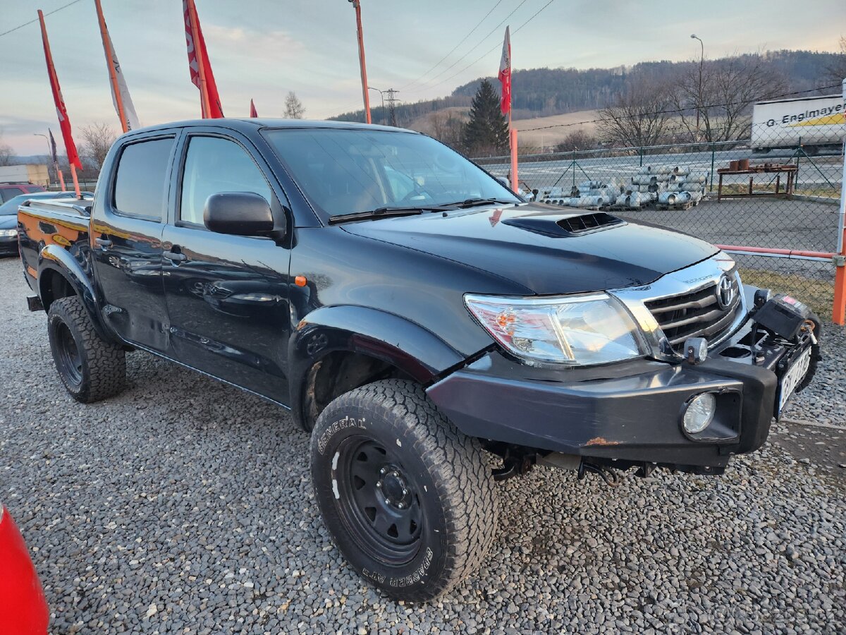 Toyota Hilux 2.5 D 4x4 106 kW koup. v CZ