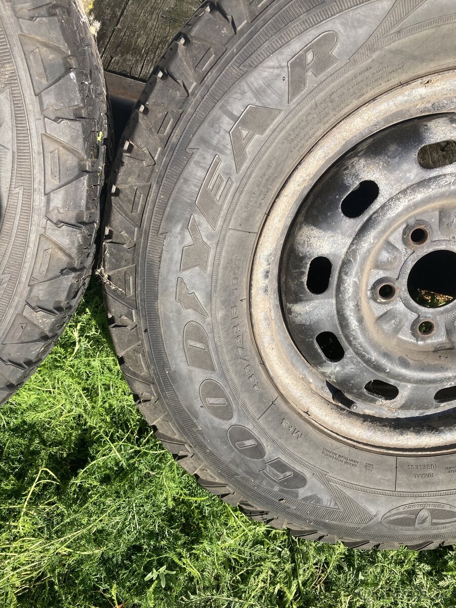 235/75 R 15 GOODYEAR WRANGLER