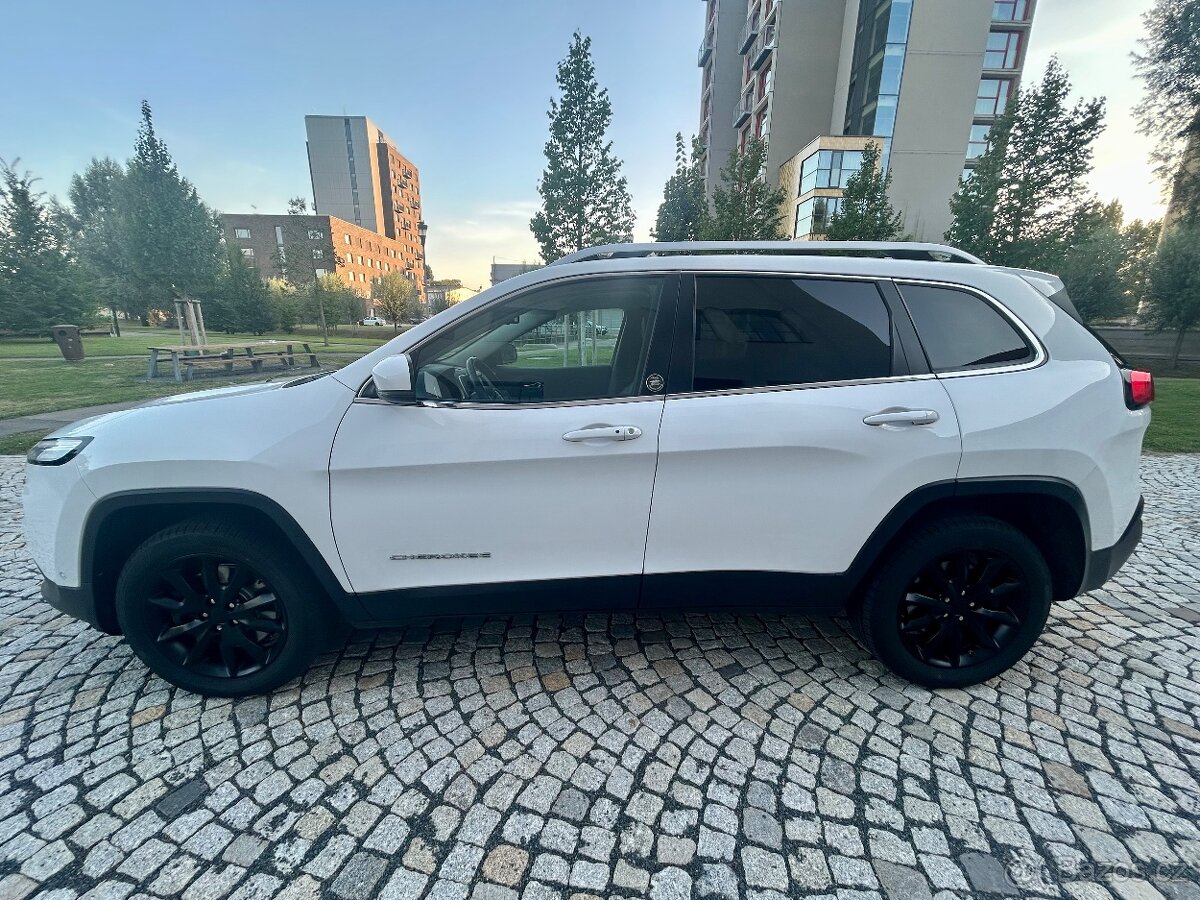 JEEP CHEROKEE 2.0D 125KW 4x4 -LIMITED-AUT-KUŽE-NAVI-TAŽNÉ