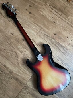 Queens Bass Made in Japan 70's - 3