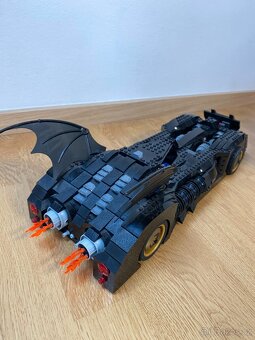 LEGO 7784 Batman: The Batmobile - 3