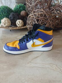 Jordan Air 1 Mid Lakers - 3