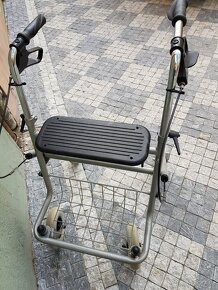 seniorské chodítko se sedátkem, rollator - 3