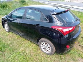 Hyundai i30 1.6 CRDi blue drive active náhradní díly - 3