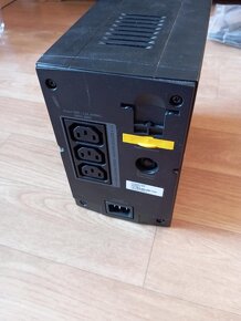 Záložní UPS zdroj APC Back-UPS 500VA - 3