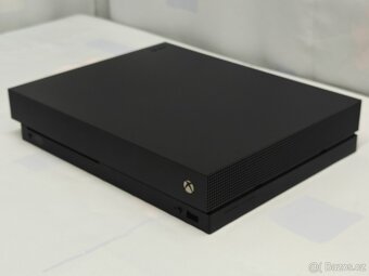 Xbox One X 1TB - 3