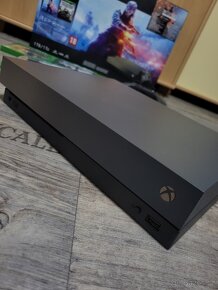 Xbox one x gold rush edition 1TB - 3