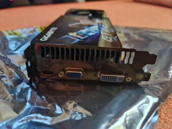 Gigabyte GTX 275  Sběratelská grafická karta - 3