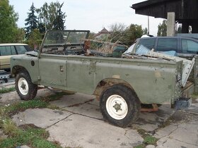 Land Rover 109 Series III FFR - 3