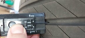 Pneu Bridgestone Turanza T001 225/55/17 97V. Vzorek 4,5-5mm - 3