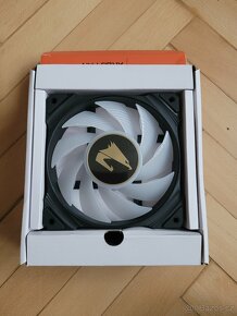 GIGABYTE AORUS 120 ARGB FAN - 3