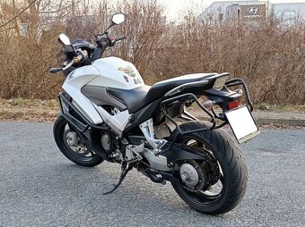 Honda VFR 800X Crossrunner - 3