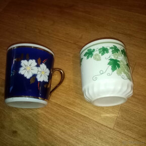 Prodám sadu starých porcelánových hrnečků - ovoce a kalíšky - 3