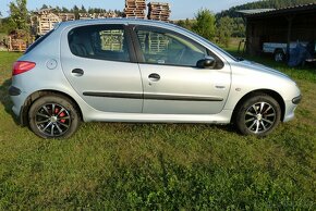 Peugeot 206 1,1 i 44 kW - jen sednout a jezdit. - 3