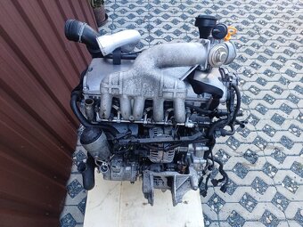 Motor 2,5 tdi 128kw : AXE top stav T5 KOMLETNÍ - 3