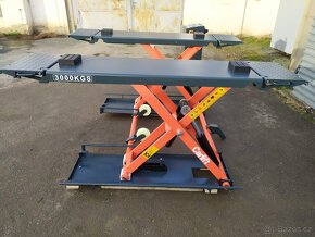 NŮŽKOVÝ ZVEDÁK CARLIFT CR3000 - 3