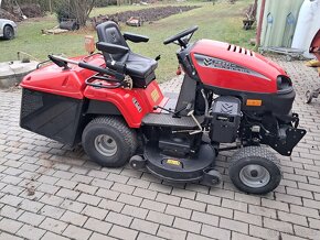 Zahradni traktor  sekačka wisconsin w3235 - 3