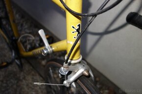 Retro silnicni galuskove kolo PEUGEOT s vybavou SHIMANO - 3