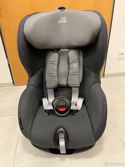 Britax Romer Trifix i-Size (Storm Grey) - 3