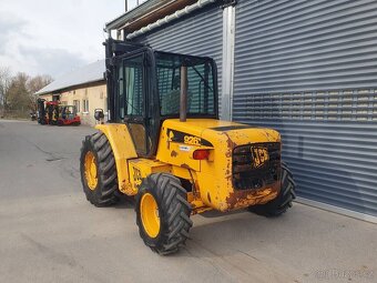 Terénní VZV JCB nosnost 2,6t diesel - 3